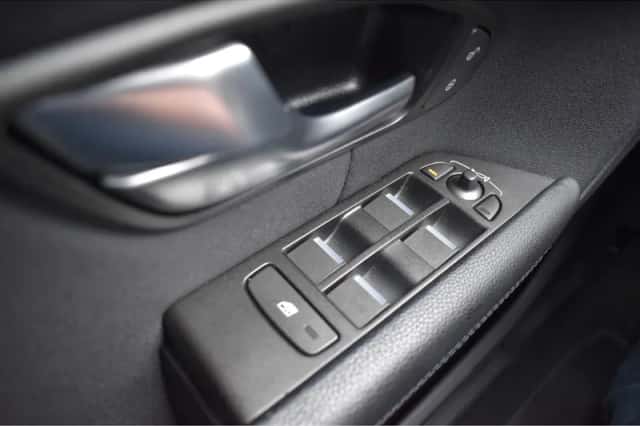 Land Rover Range Rover Evoque (2016) thumbnail 19