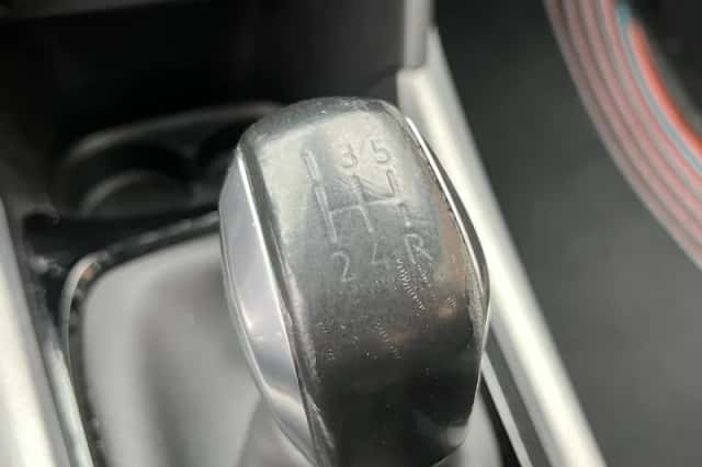 Peugeot 2008 (2016) thumbnail 19
