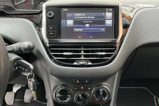Peugeot 2008 (2016) thumbnail 10
