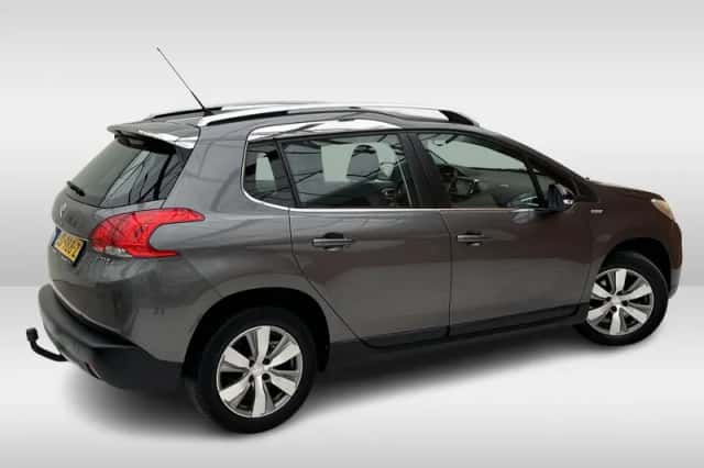 Peugeot 2008 (2016) thumbnail 2