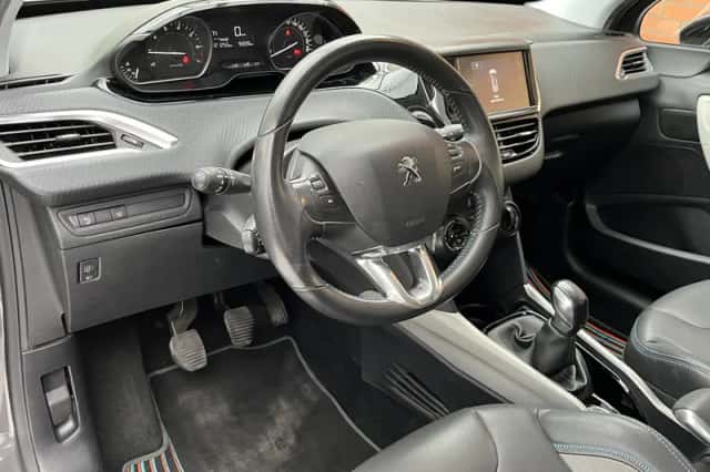Peugeot 2008 (2016) thumbnail 3