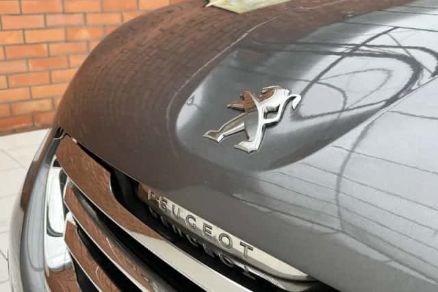 Peugeot 2008 (2016) thumbnail 30