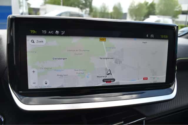 Peugeot 208 (2025) thumbnail 8