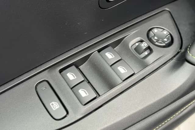 Peugeot e-2008 (2025) thumbnail 27