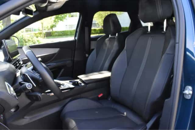 Peugeot 3008 (2024) thumbnail 2