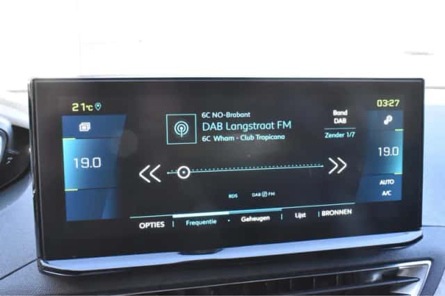 Peugeot 3008 (2024) thumbnail 13