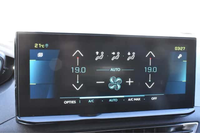Peugeot 3008 (2024) thumbnail 14