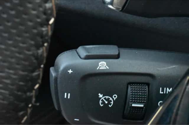 Peugeot 3008 (2024) thumbnail 10