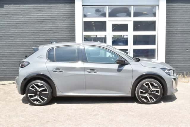 Peugeot 208 (2025) thumbnail 5