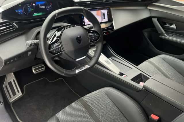 Peugeot 408 (2024) thumbnail 4