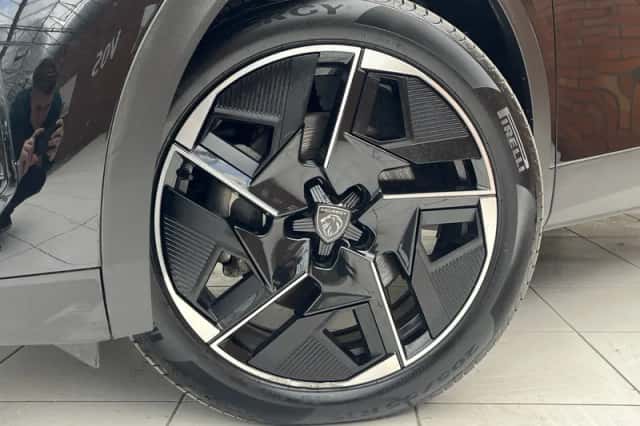 Peugeot 408 (2024) thumbnail 5