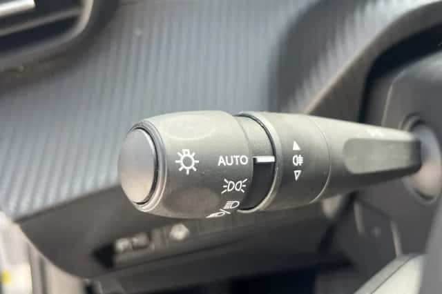 Peugeot e-2008 (2025) thumbnail 24