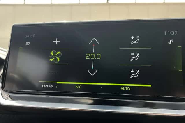 Peugeot 208 (2021) thumbnail 14