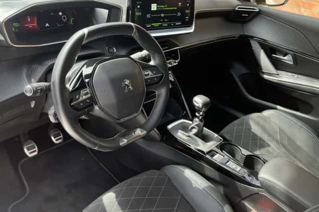 Peugeot 208 (2021) thumbnail 3