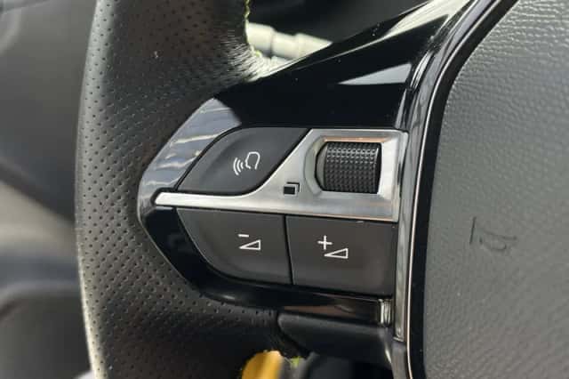 Peugeot 208 (2021) thumbnail 21