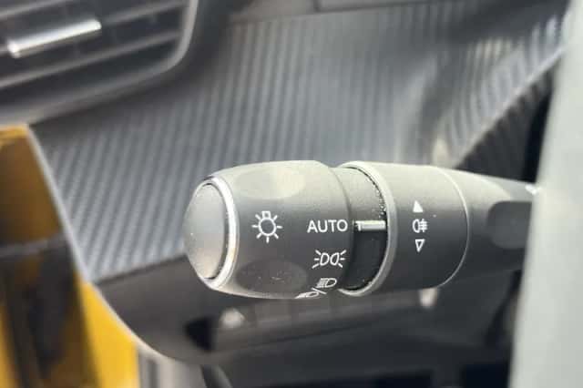 Peugeot 208 (2021) thumbnail 23