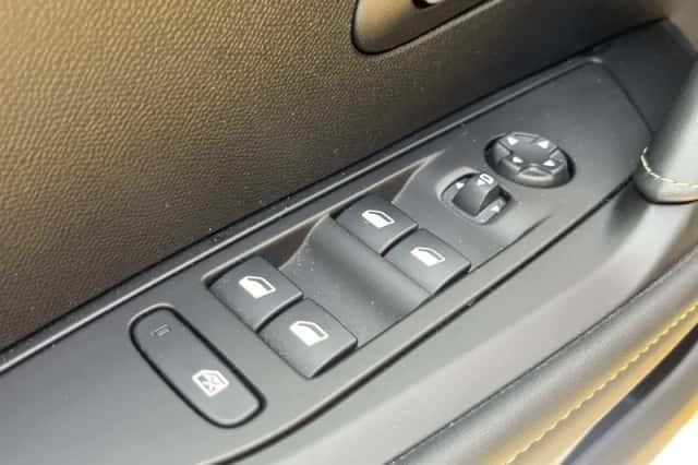 Peugeot 208 (2021) thumbnail 27