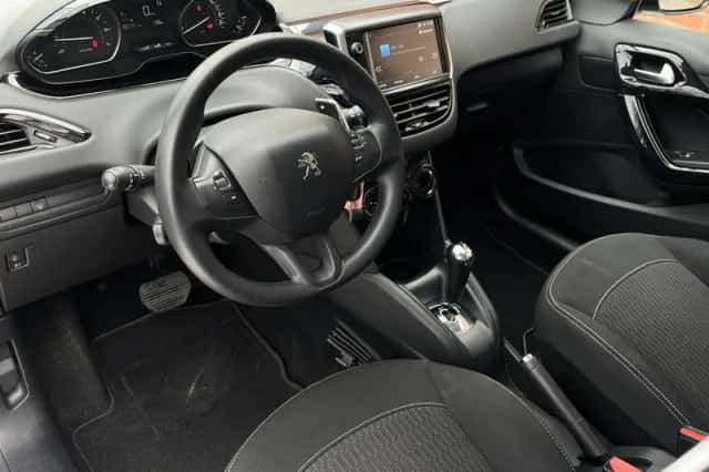 Peugeot 208 (2017) thumbnail 3