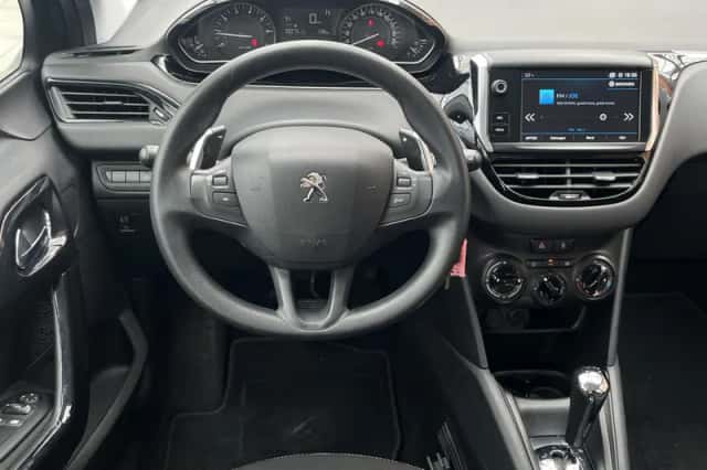 Peugeot 208 (2017) thumbnail 10