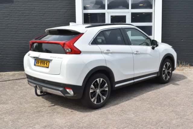 Mitsubishi Eclipse Cross (2018) thumbnail 3
