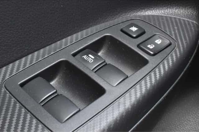 Mitsubishi Eclipse Cross (2018) thumbnail 25