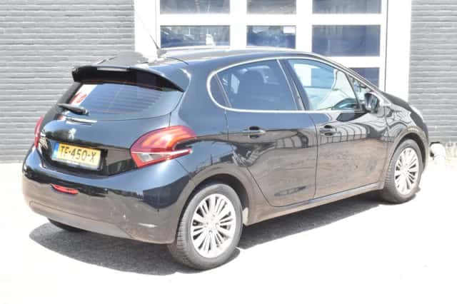 Peugeot 208 (2018) thumbnail 3