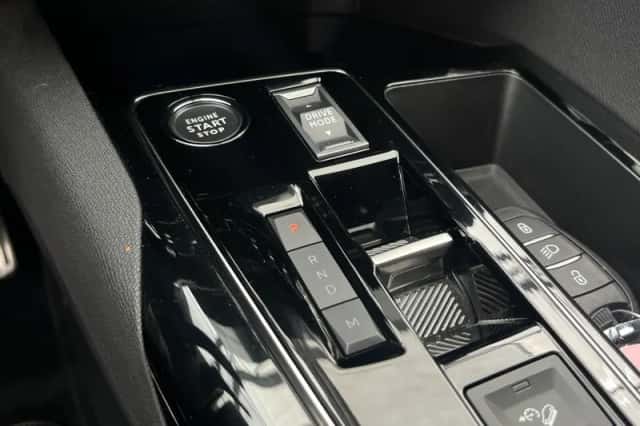 Peugeot 3008 (2024) thumbnail 17