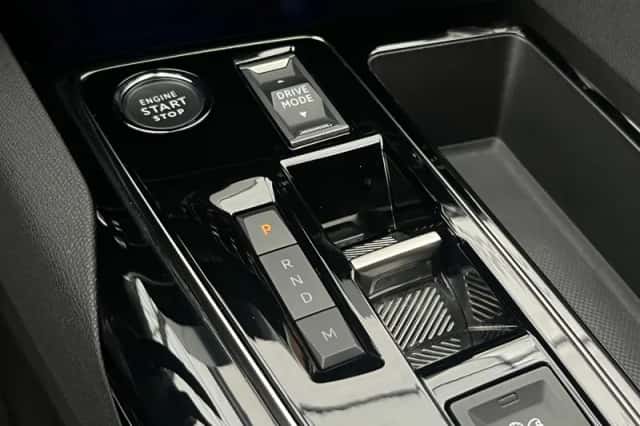 Peugeot 3008 (2023) thumbnail 18