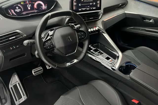 Peugeot 3008 (2023) thumbnail 3