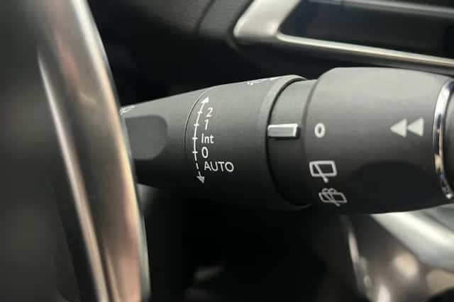 Peugeot 3008 (2023) thumbnail 23