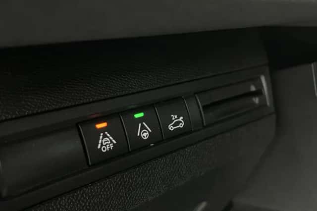 Peugeot 3008 (2023) thumbnail 28