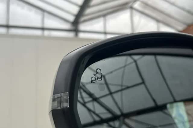 Peugeot 3008 (2023) thumbnail 32