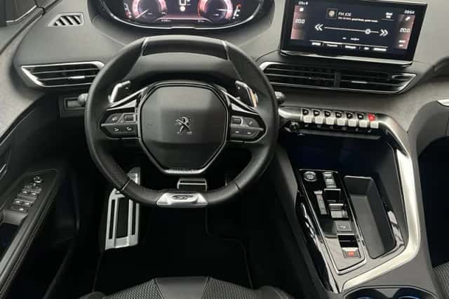 Peugeot 3008 (2023) thumbnail 9