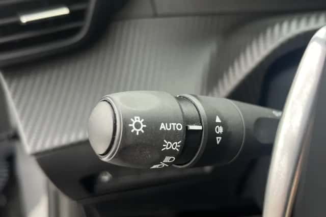 Peugeot 208 (2025) thumbnail 25