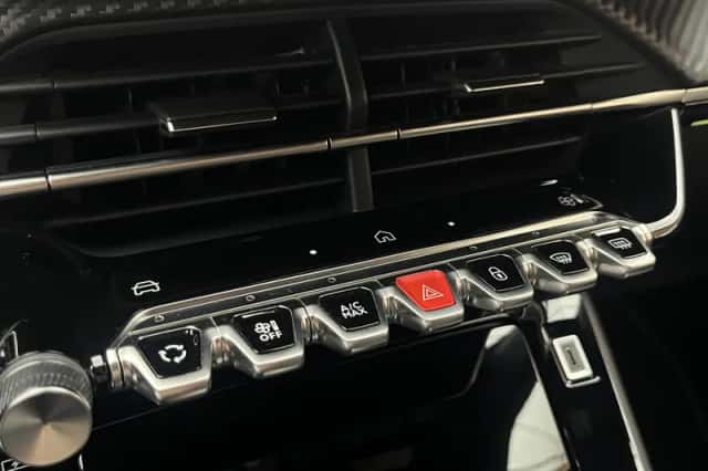 Peugeot 2008 (2024) thumbnail 17