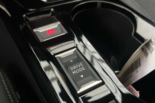Peugeot 2008 (2024) thumbnail 19
