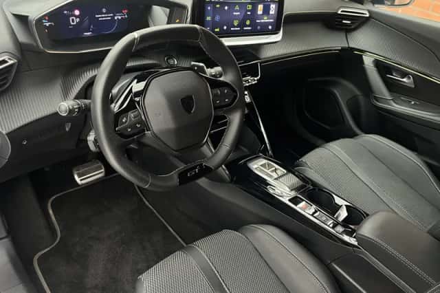 Peugeot 2008 (2024) thumbnail 3