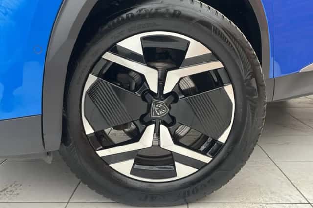 Peugeot 2008 (2024) thumbnail 4
