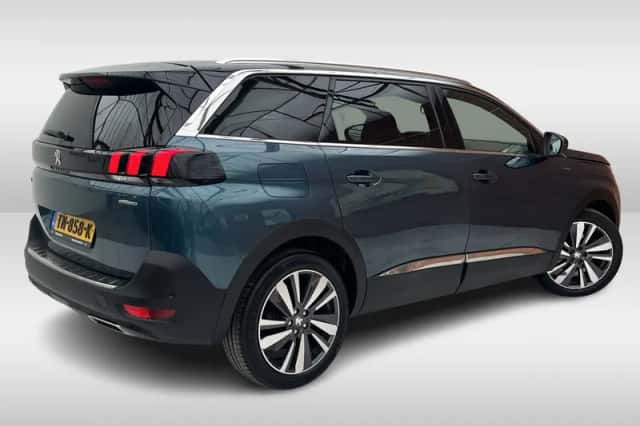 Peugeot 5008 (2018) thumbnail 2