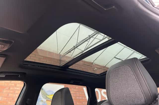 Peugeot 5008 (2018) thumbnail 30
