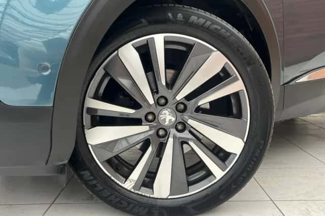 Peugeot 5008 (2018) thumbnail 4