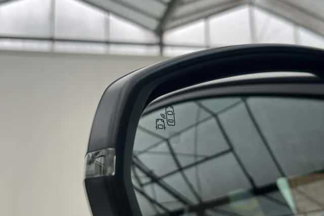 Peugeot 5008 (2018) thumbnail 37