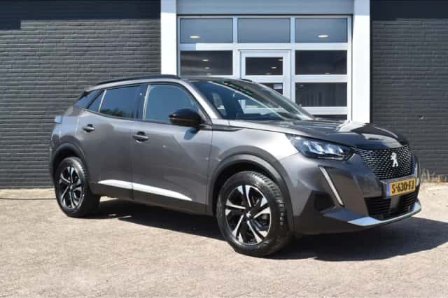 Peugeot 2008 (2023) thumbnail 4