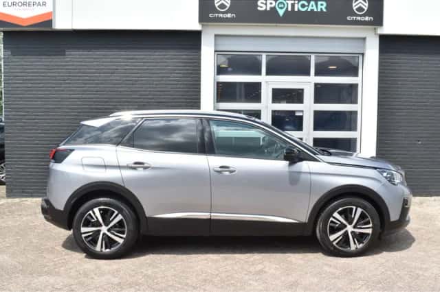 Peugeot 3008 (2019) thumbnail 5