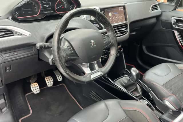 Peugeot 2008 (2018) thumbnail 3