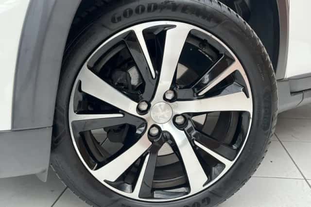 Peugeot 2008 (2018) thumbnail 4
