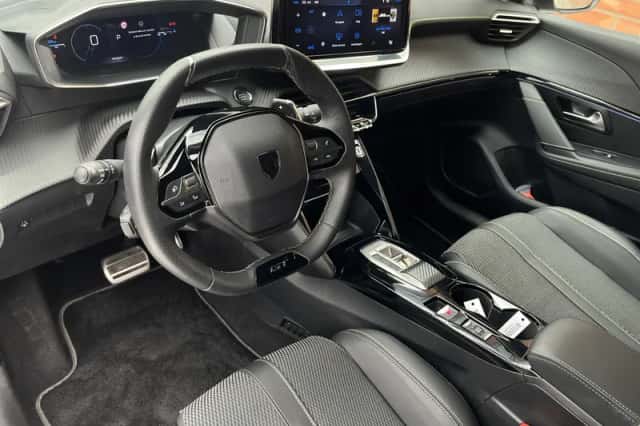 Peugeot 208 (2025) thumbnail 3
