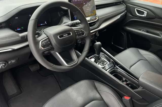 Jeep Compass (2025) thumbnail 3
