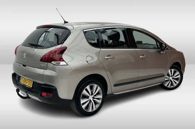 Peugeot 3008 (2014) thumbnail 2