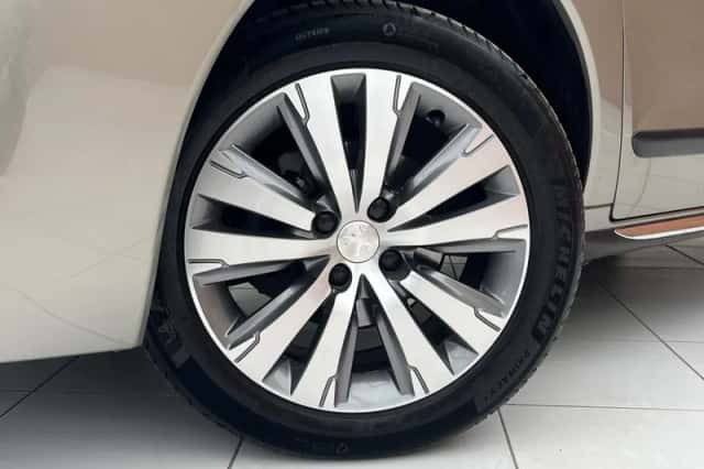 Peugeot 3008 (2014) thumbnail 5